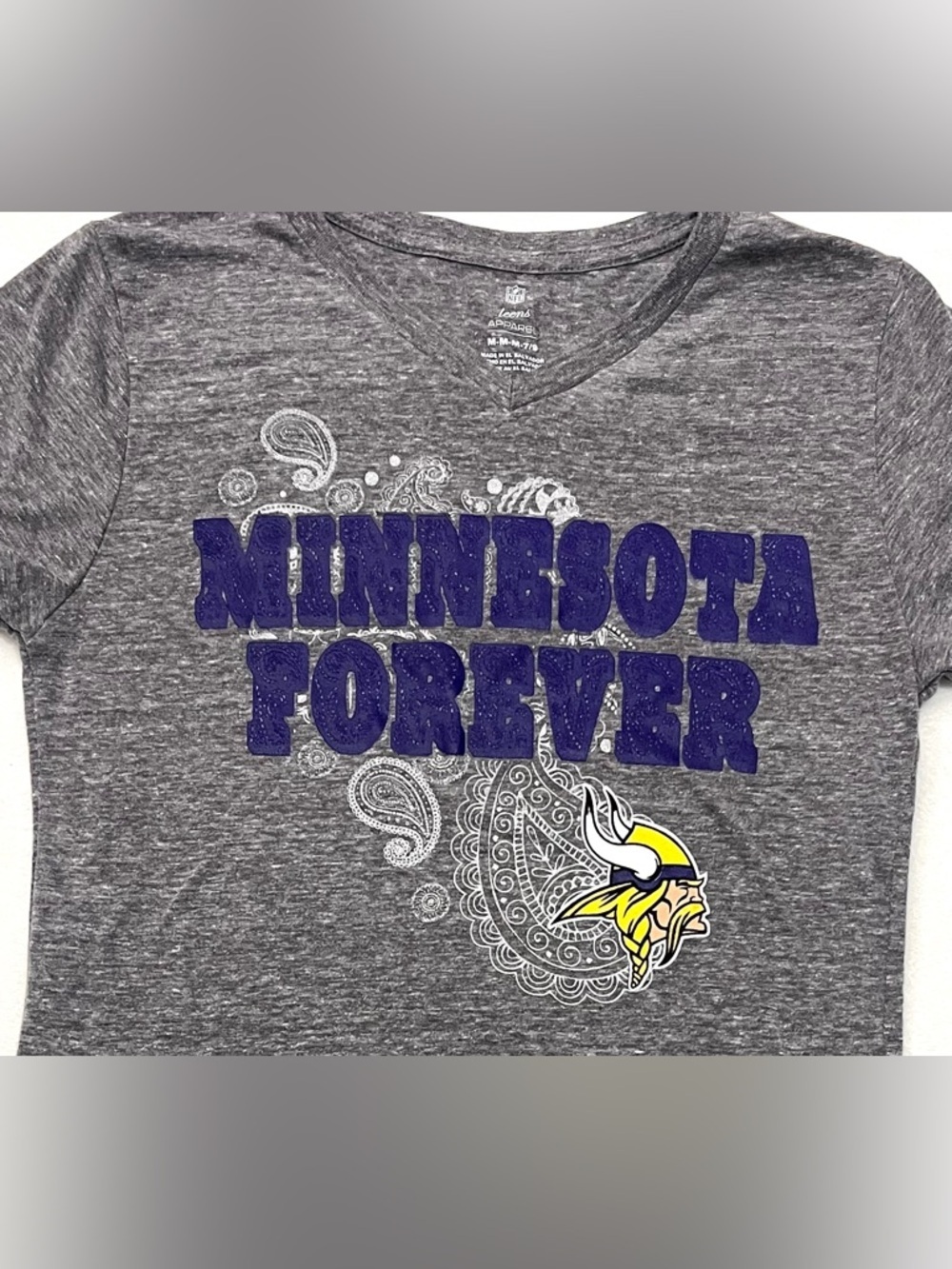 Minnesota Vikings “Minnesota Forever” Gray Purple V-Neck Youth Teen Tee T-Shirt - Picture 2 of 16